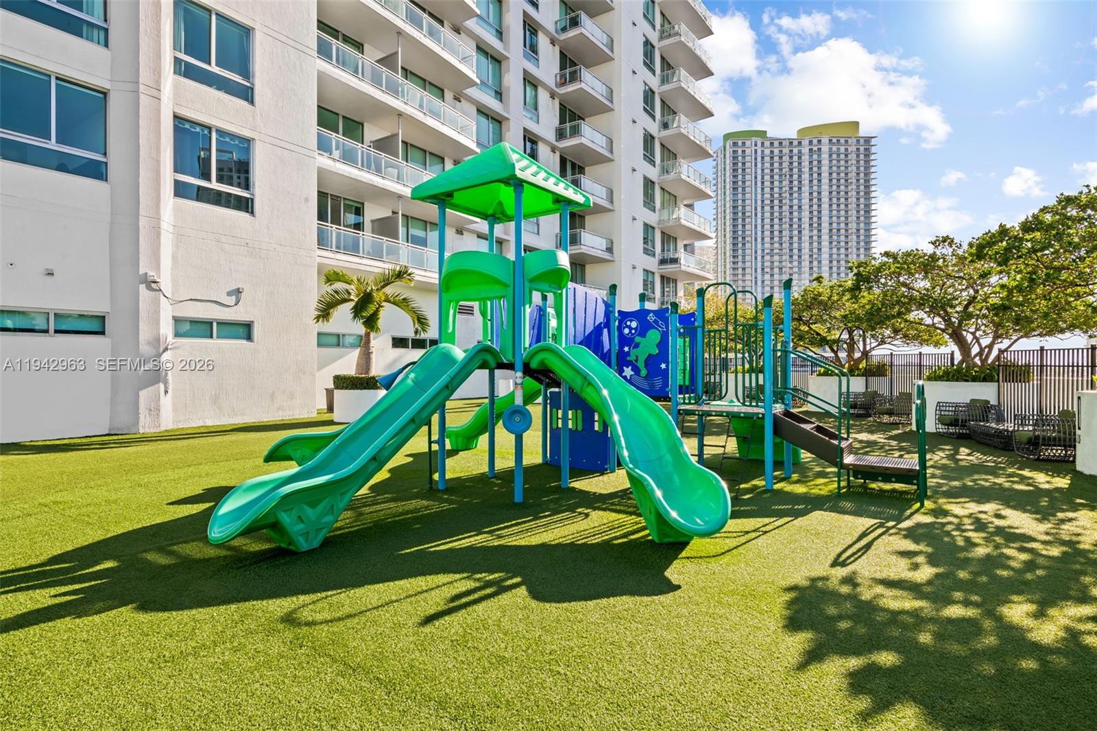 90 SW 3rd St #PH-15, Miami FL 33130