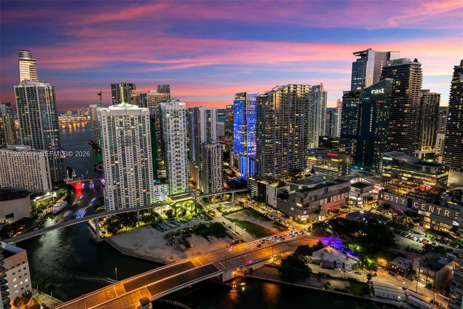 90 SW 3rd St #PH-15, Miami FL 33130