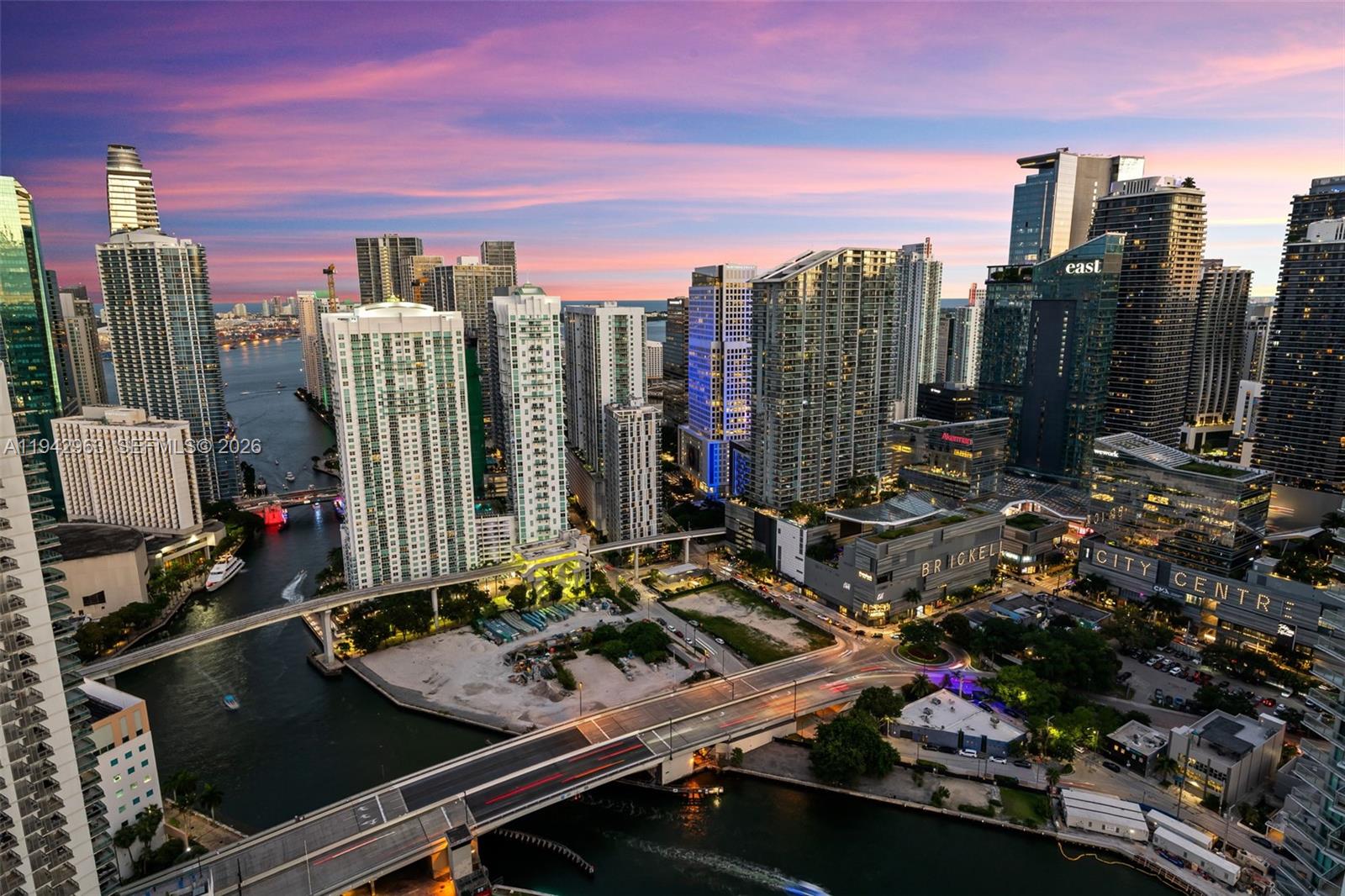90 SW 3rd St #PH-15, Miami FL 33130