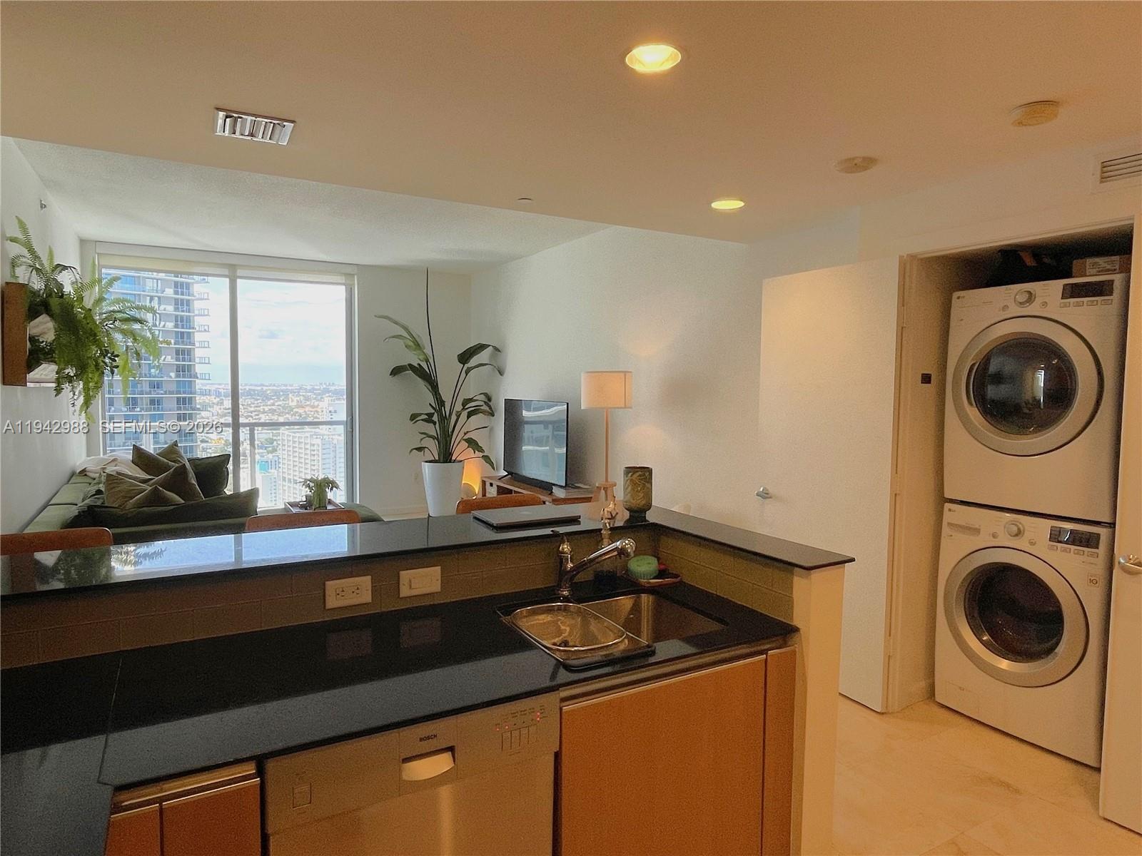 1060 Brickell Ave #3411, Miami FL 33131