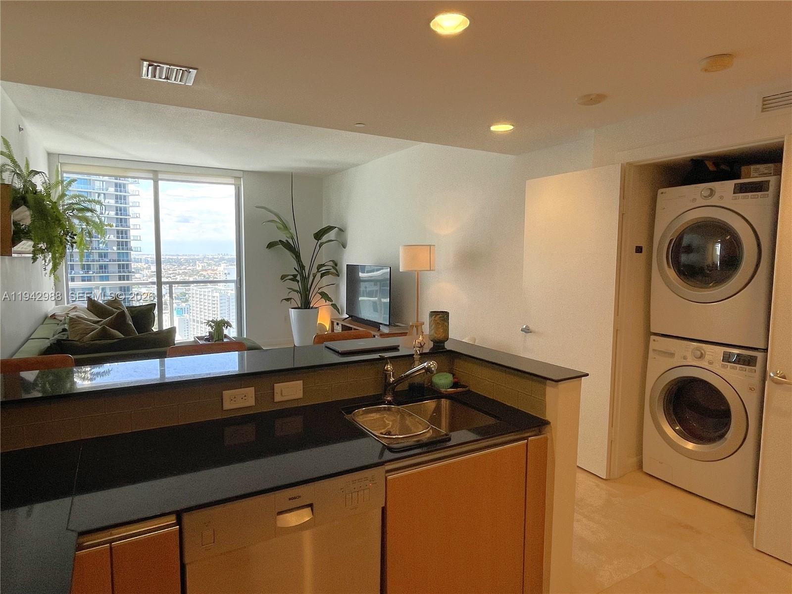 1060 Brickell Ave #3411, Miami FL 33131