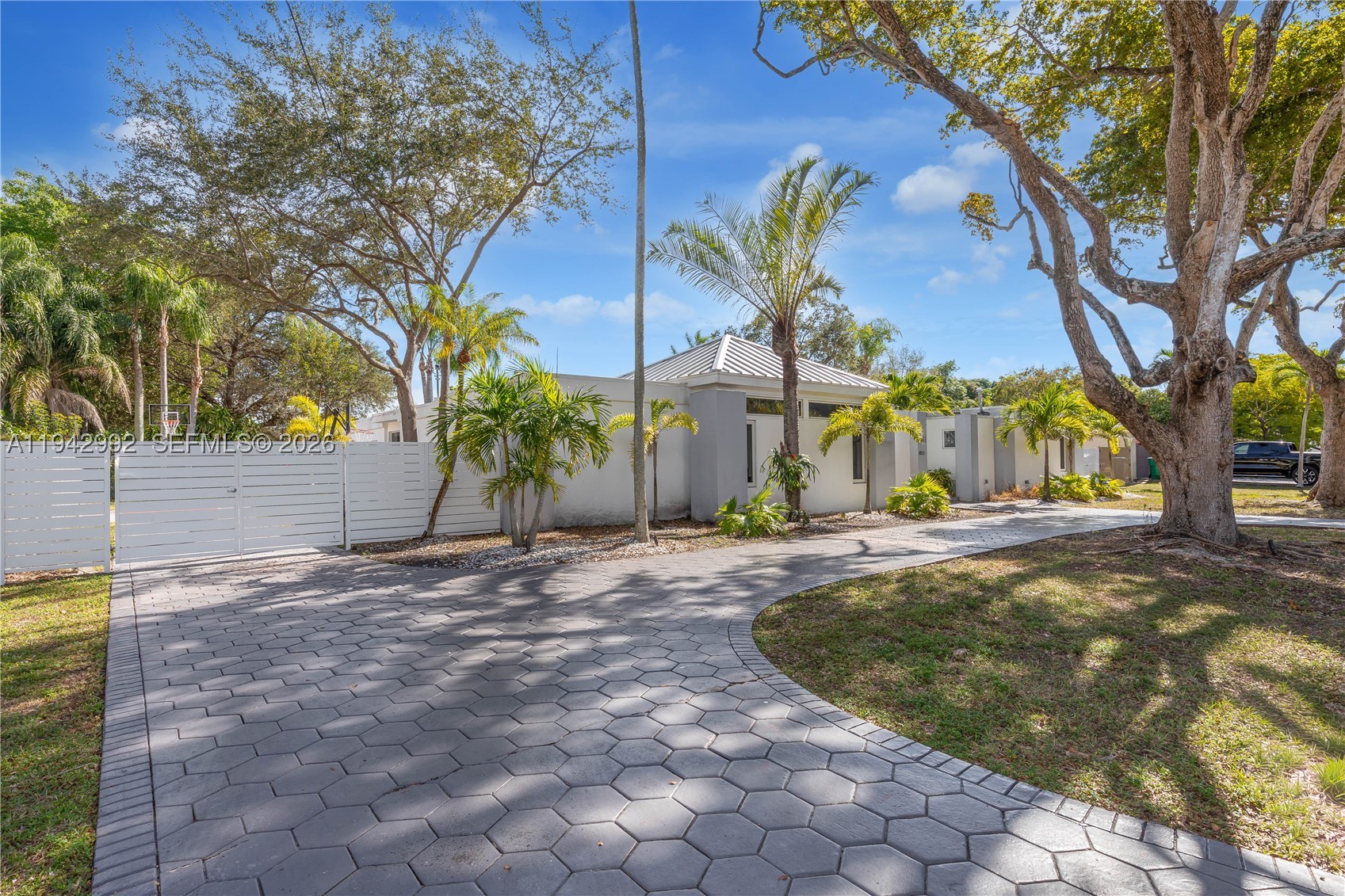 18555 SW 83rd Pl, Cutler Bay FL 33157