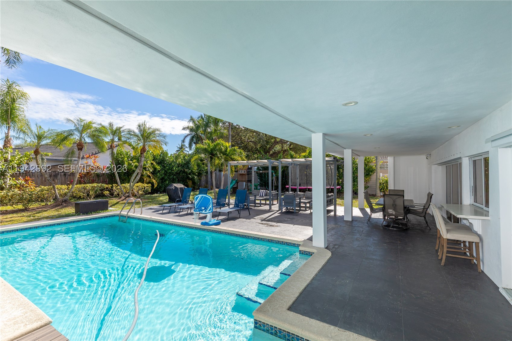 18555 SW 83rd Pl, Cutler Bay FL 33157