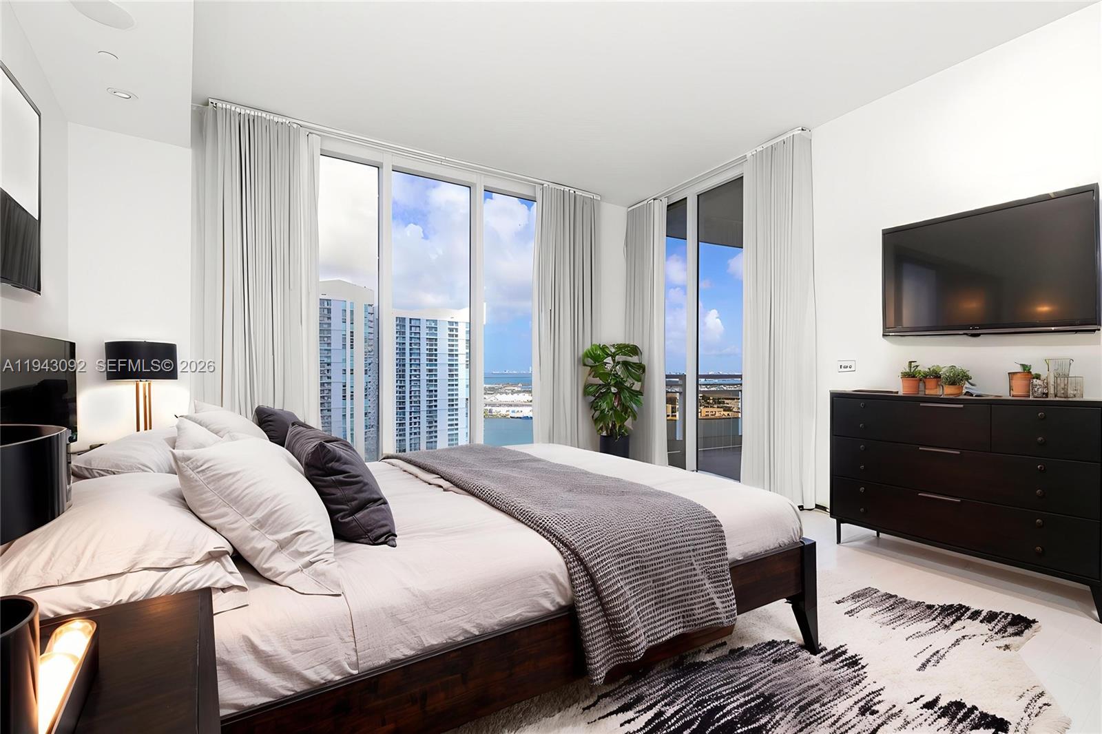 901 Brickell Key Blvd #3407, Miami FL 33131