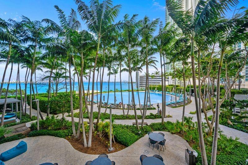 650 NE 32nd St #602, Miami FL 33137