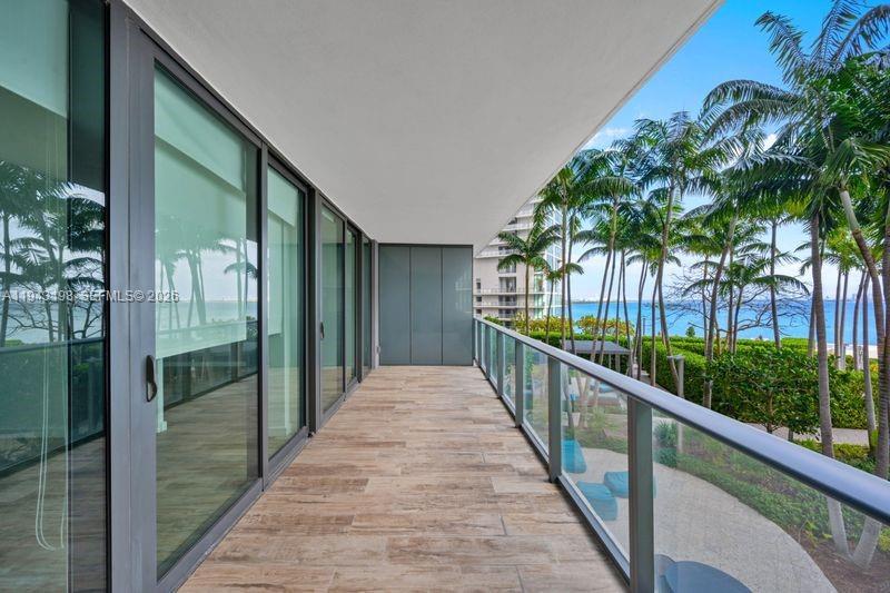 650 NE 32nd St #602, Miami FL 33137