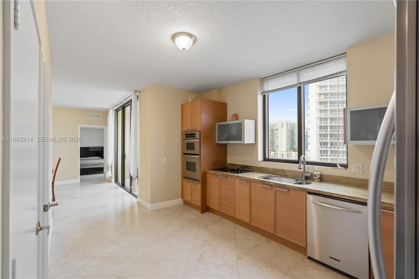 16275 Collins Ave #902, Sunny Isles Beach FL 33160