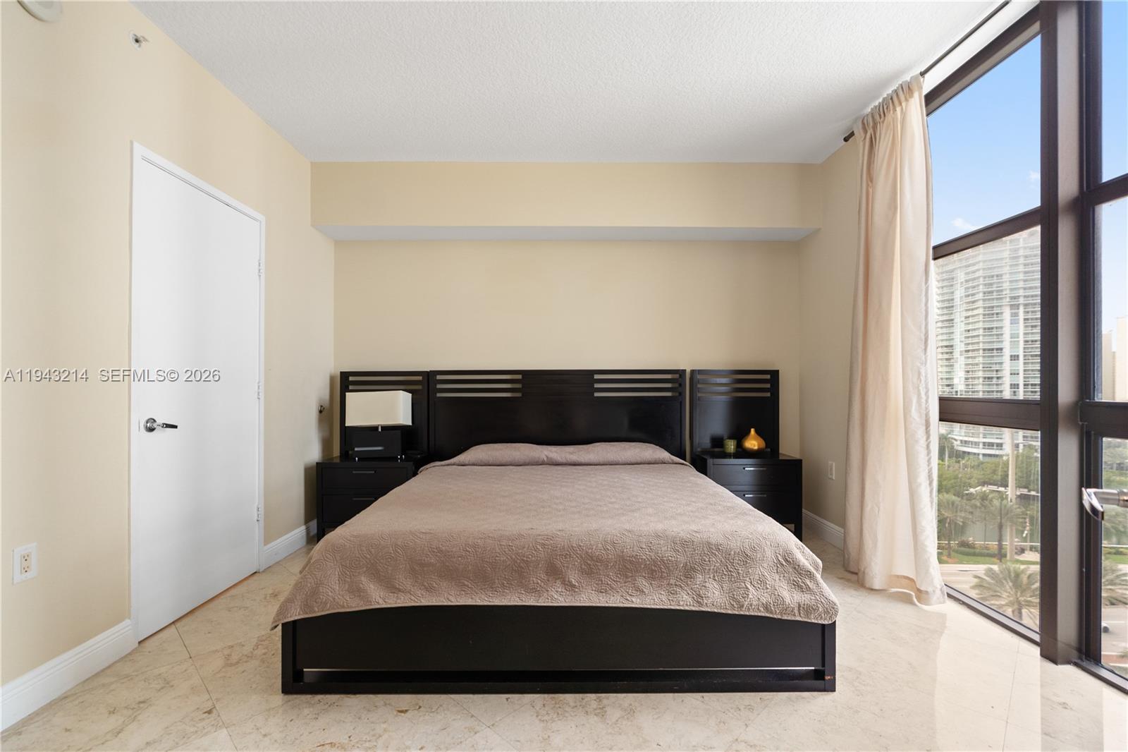16275 Collins Ave #902, Sunny Isles Beach FL 33160