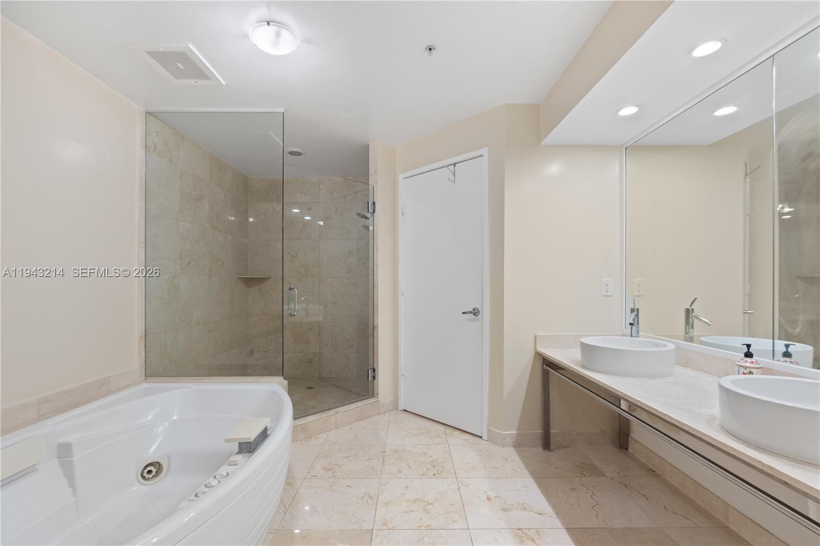 16275 Collins Ave #902, Sunny Isles Beach FL 33160