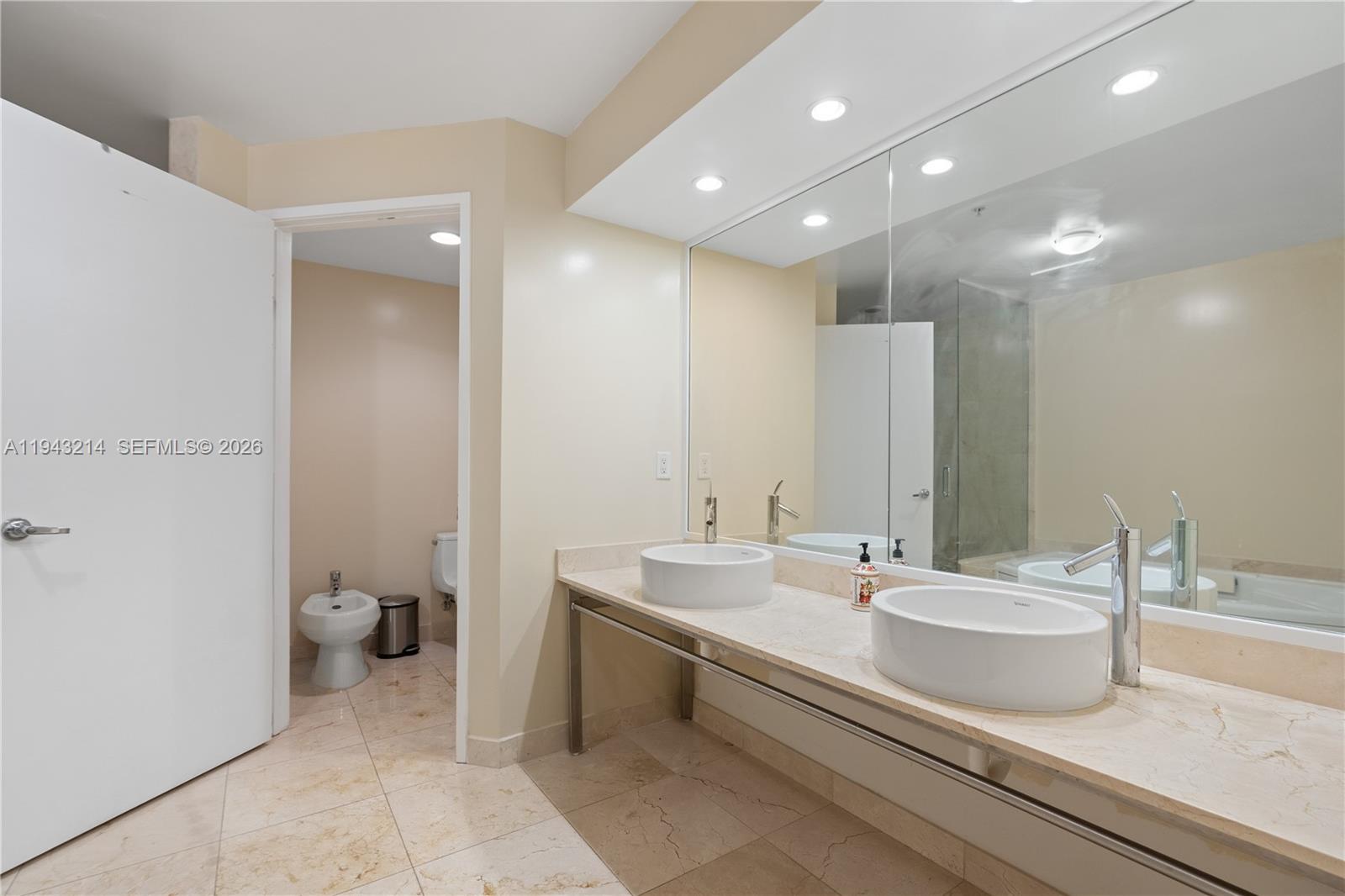 16275 Collins Ave #902, Sunny Isles Beach FL 33160