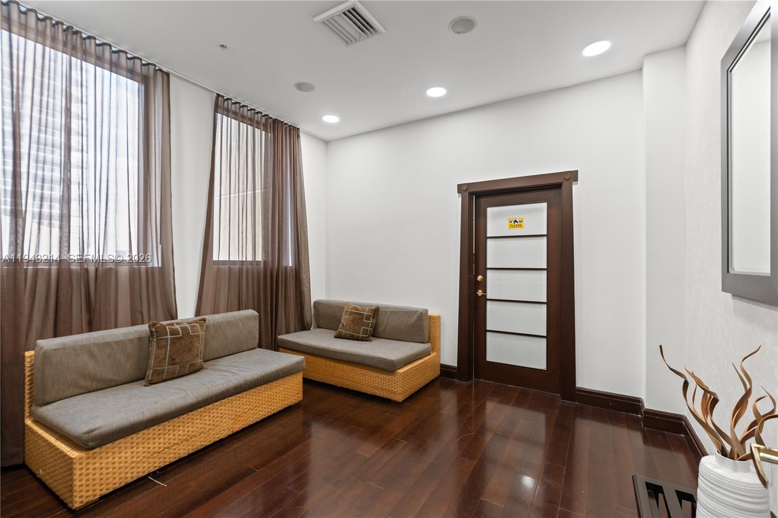 16275 Collins Ave #902, Sunny Isles Beach FL 33160