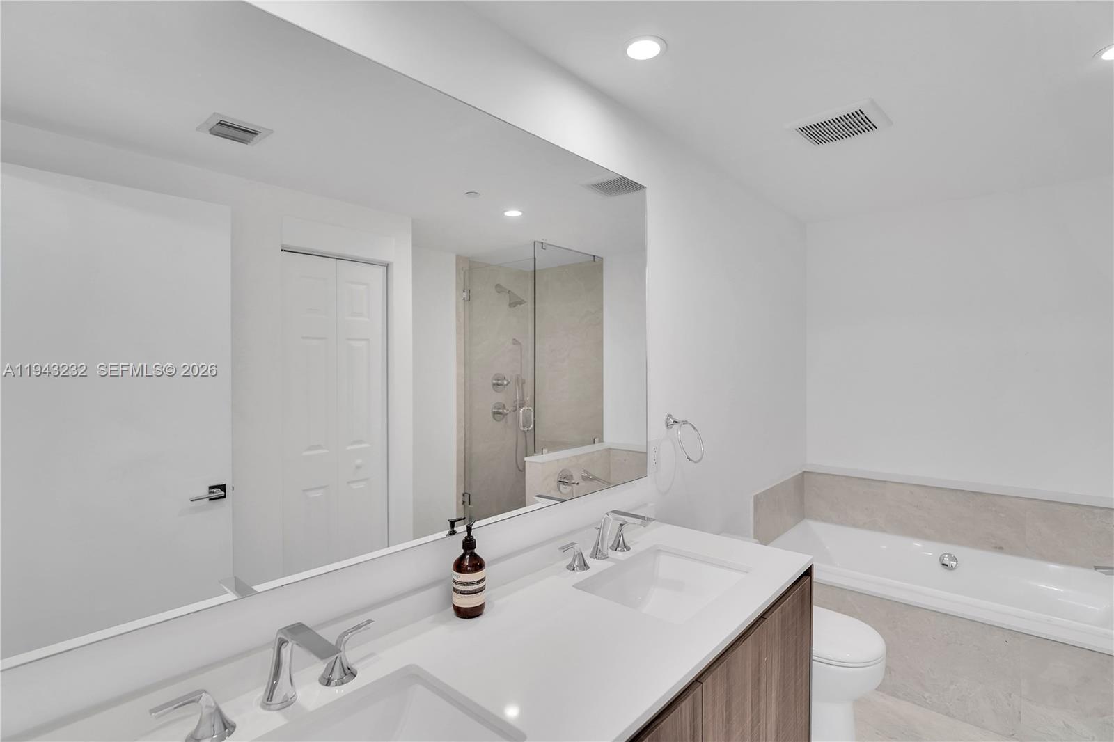 488 NE 18th St #1708, Miami FL 33132
