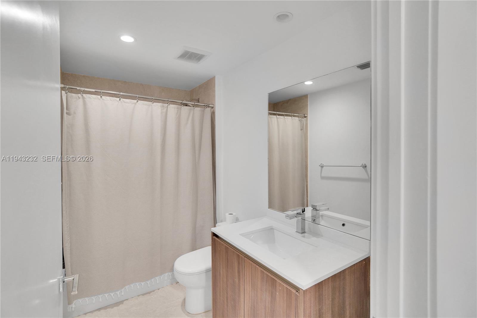 488 NE 18th St #1708, Miami FL 33132