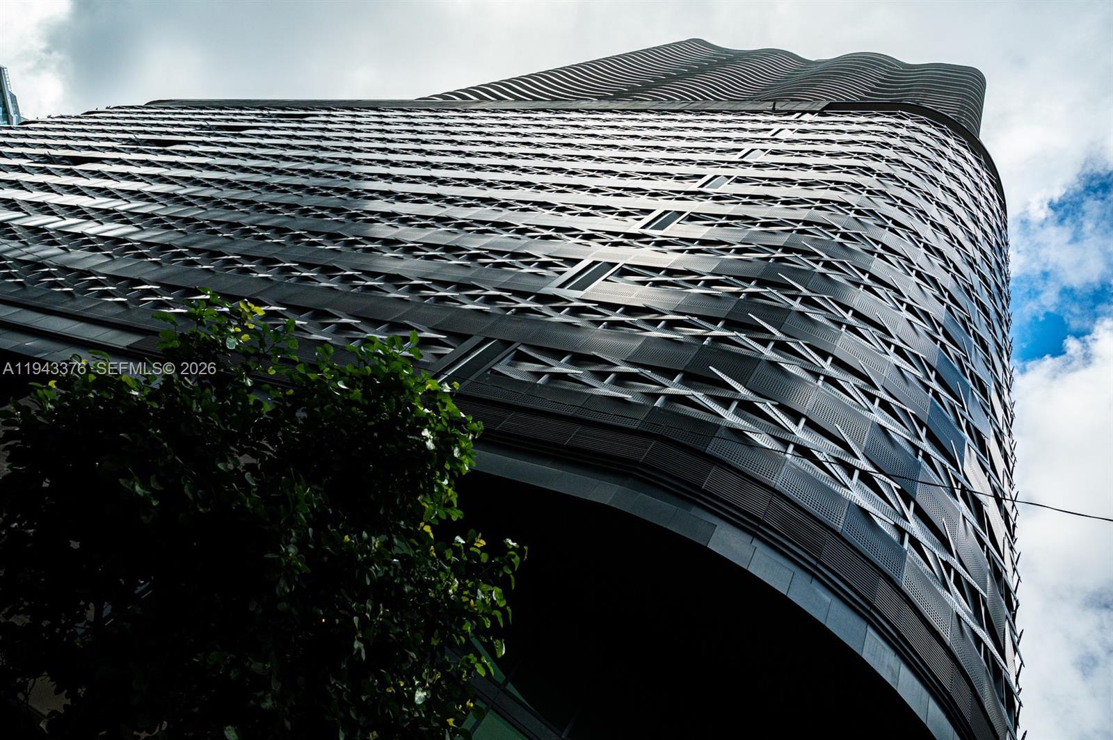 1000 Brickell Plz #1806, Miami FL 33131