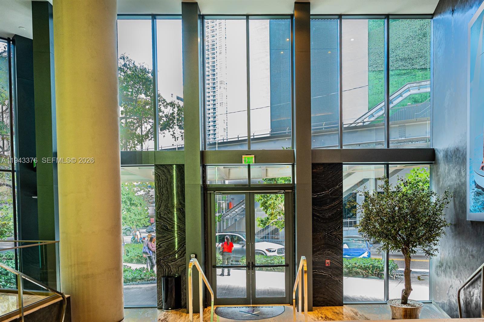 1000 Brickell Plz #1806, Miami FL 33131