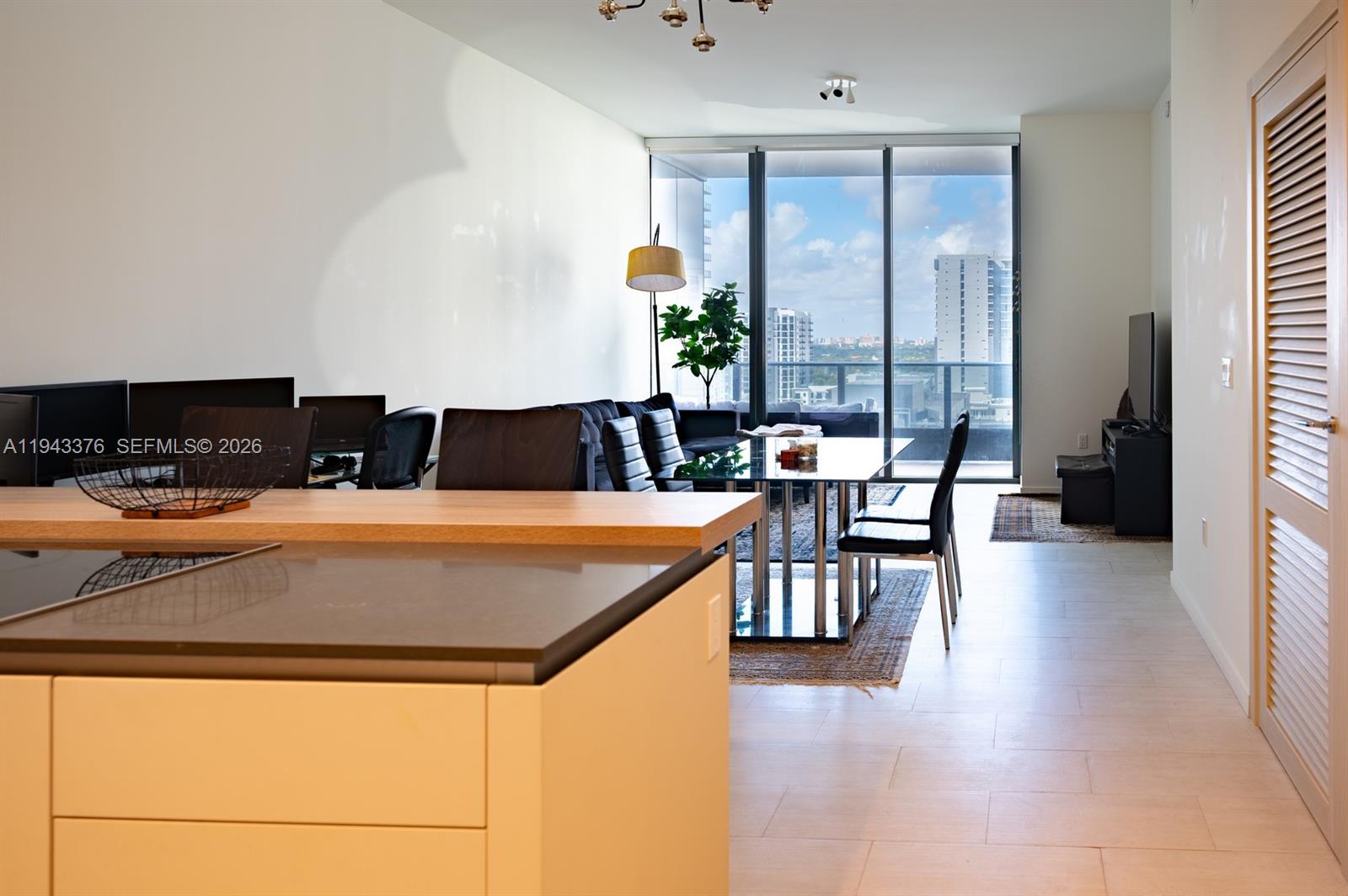 1000 Brickell Plz #1806, Miami FL 33131