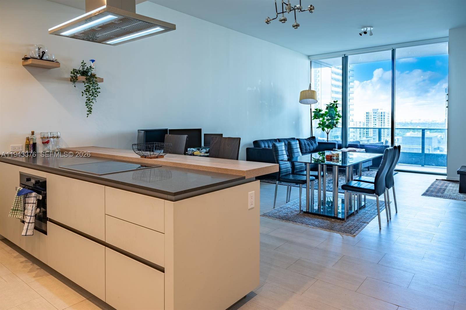 1000 Brickell Plz #1806, Miami FL 33131