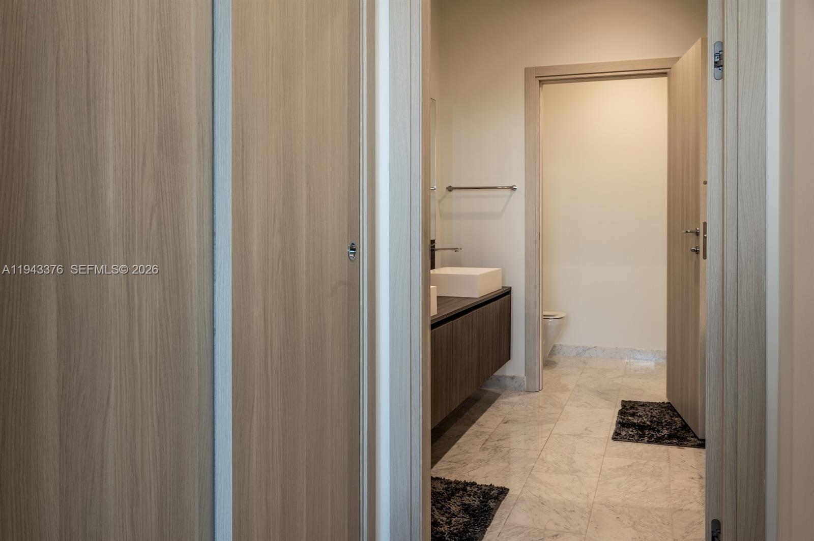 1000 Brickell Plz #1806, Miami FL 33131