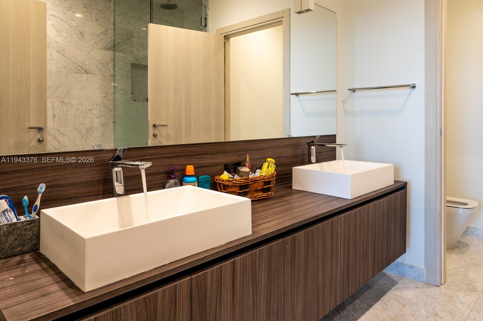 1000 Brickell Plz #1806, Miami FL 33131