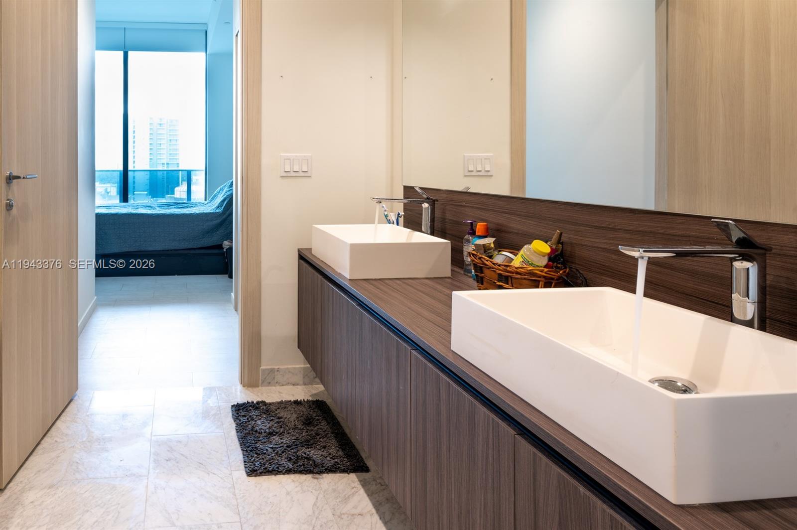 1000 Brickell Plz #1806, Miami FL 33131