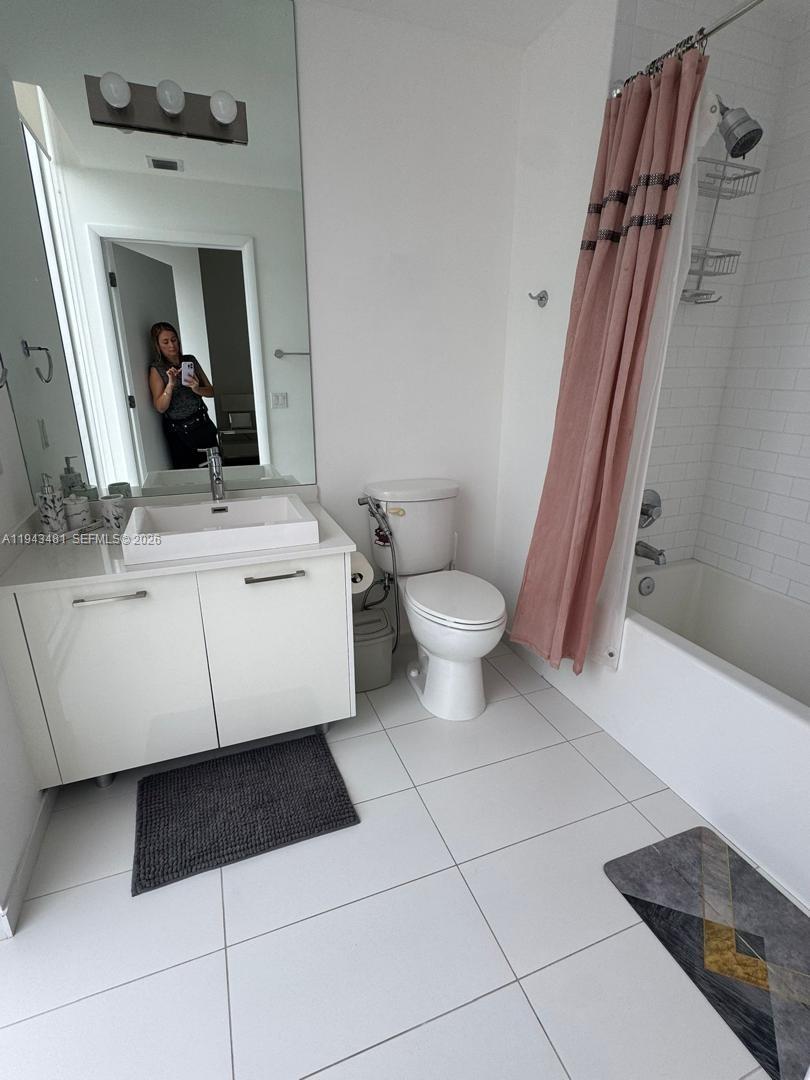 151 SE 1st St #2811, Miami FL 33131