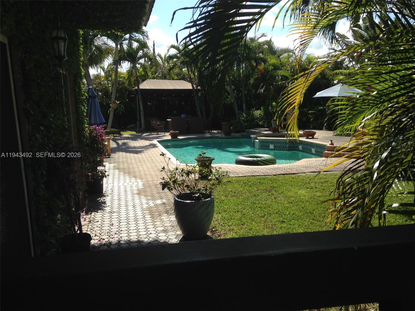15448 SW 92nd St, Miami FL 33196