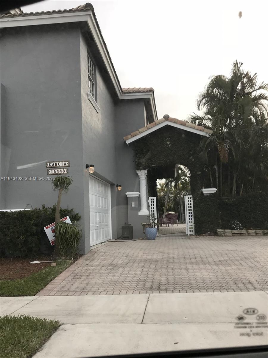 15448 SW 92nd St, Miami FL 33196