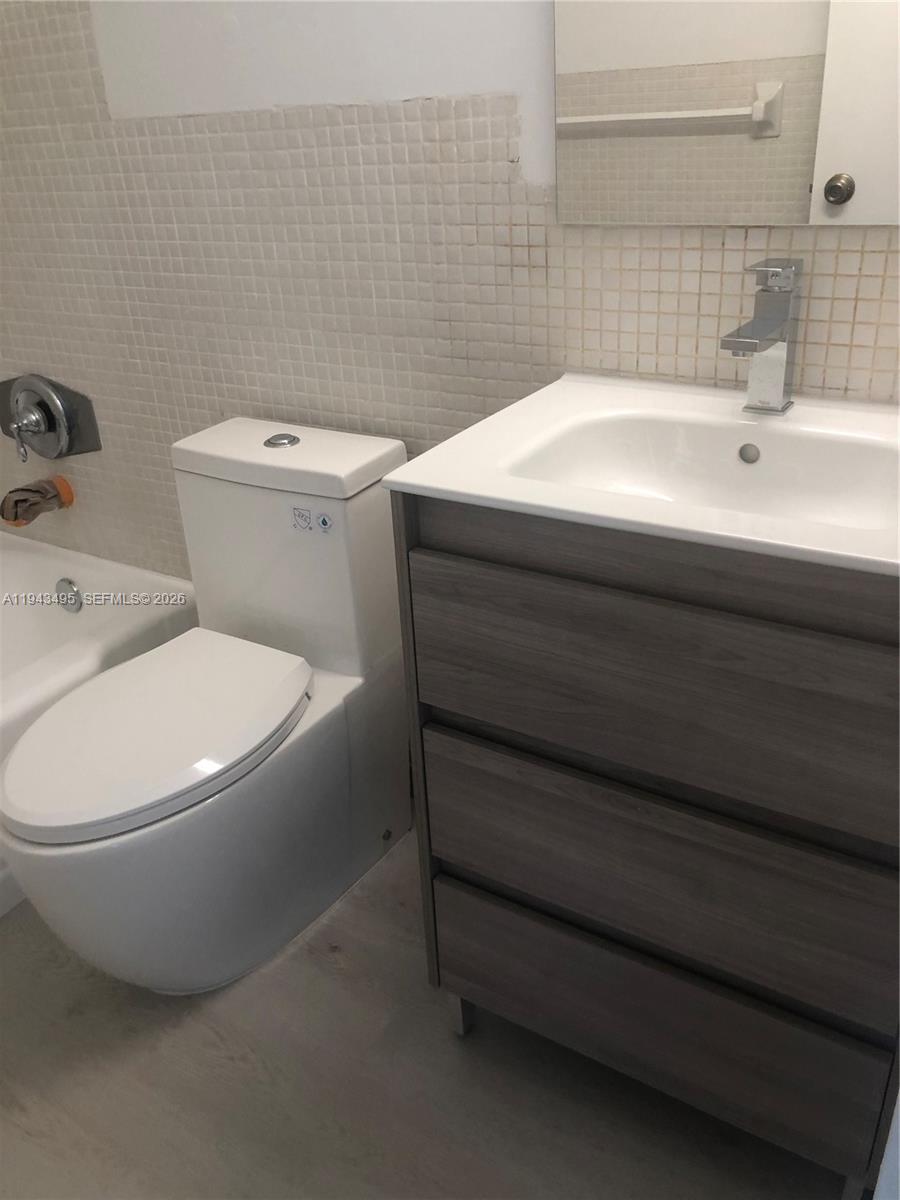 2451 Brickell Ave #17K, Miami FL 33129