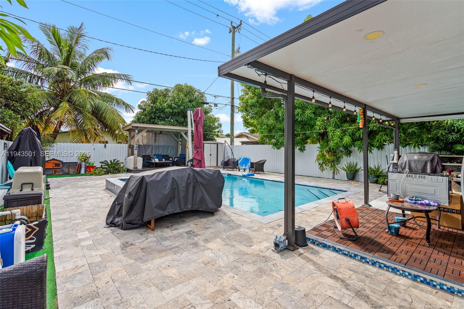 864 E 29th St, Hialeah FL 33013