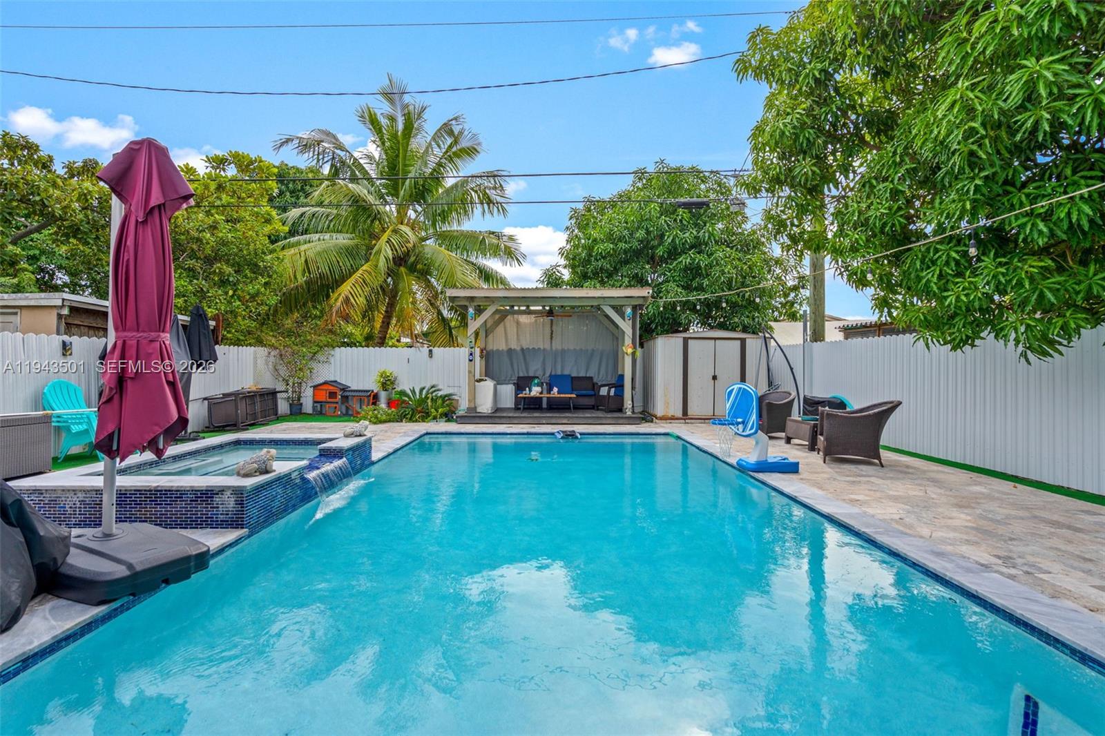 864 E 29th St, Hialeah FL 33013