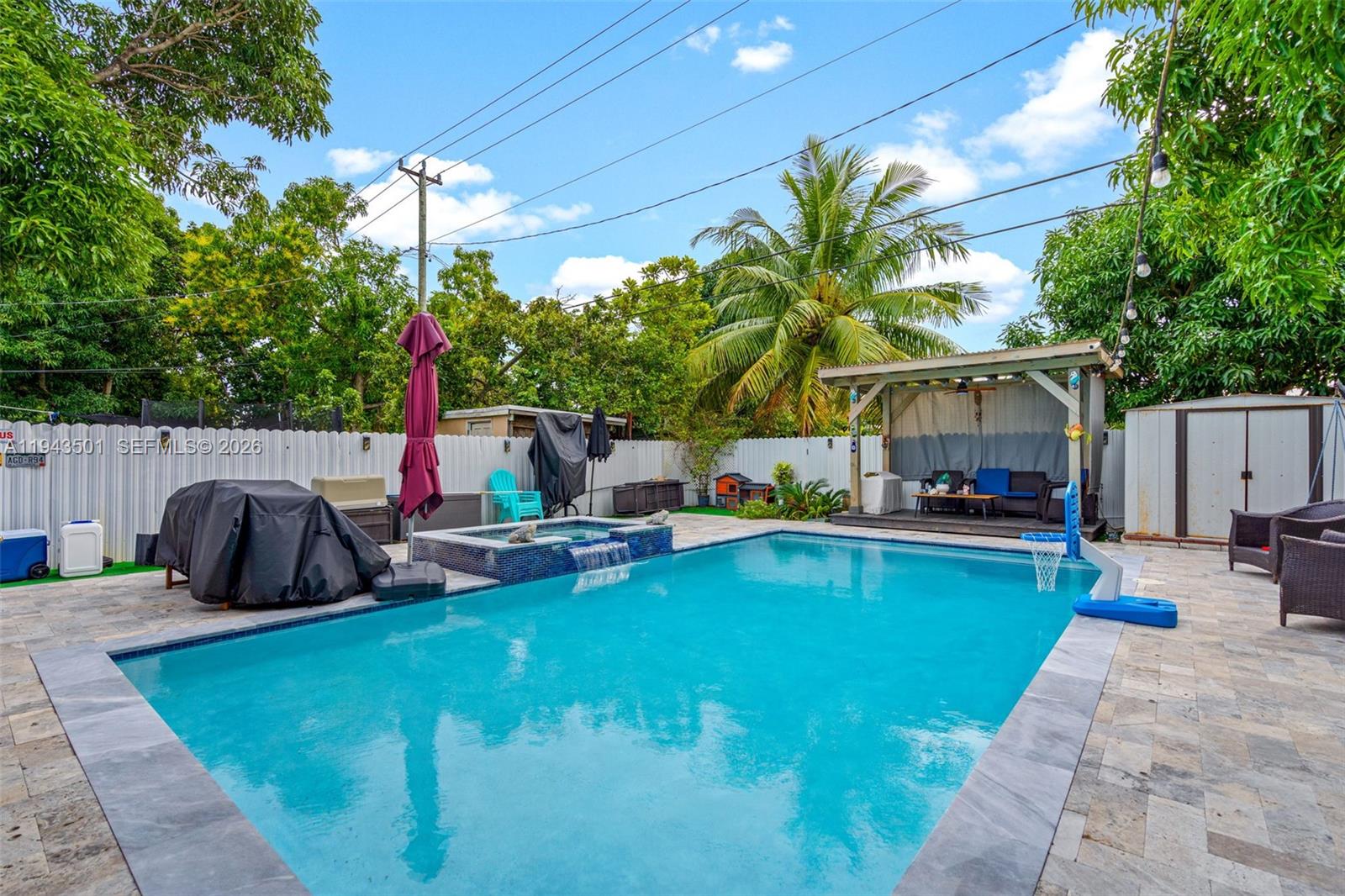 864 E 29th St, Hialeah FL 33013