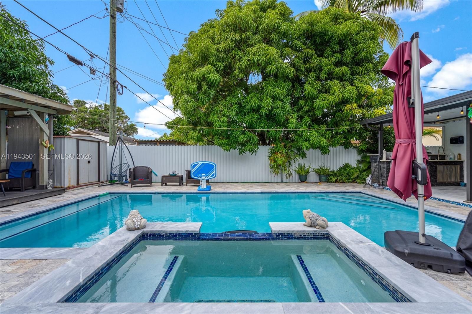 864 E 29th St, Hialeah FL 33013