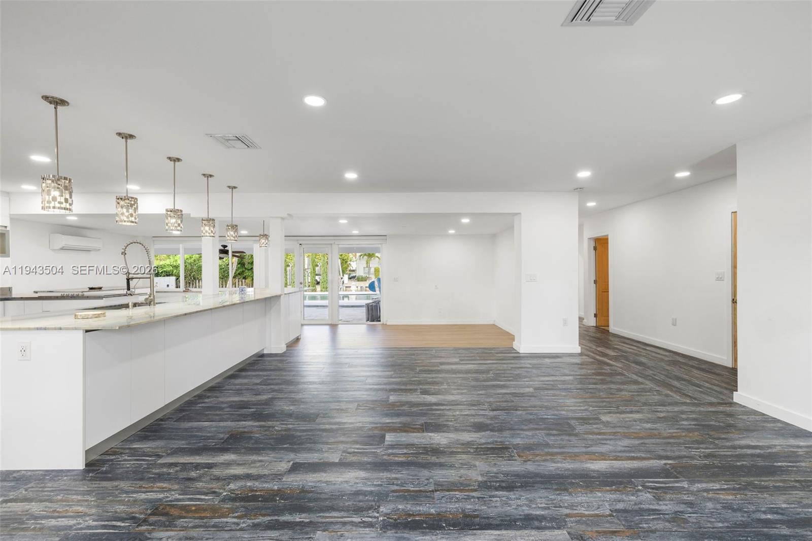 1895 Ixora Rd, North Miami FL 33181