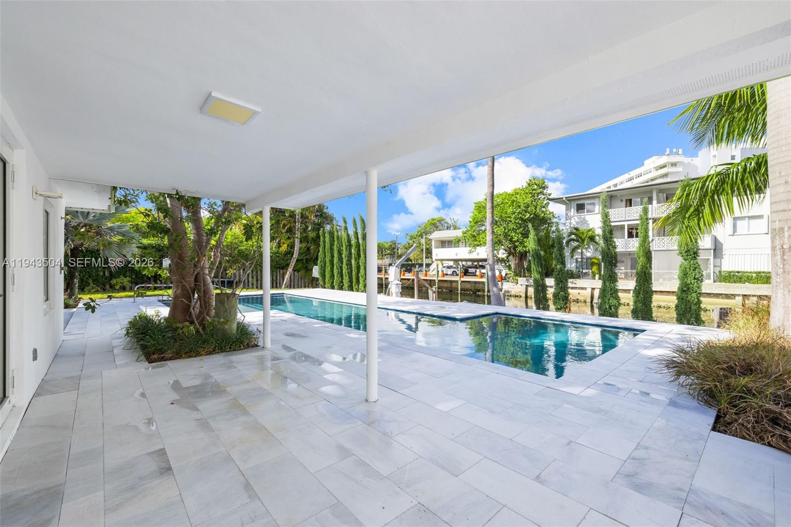 1895 Ixora Rd, North Miami FL 33181