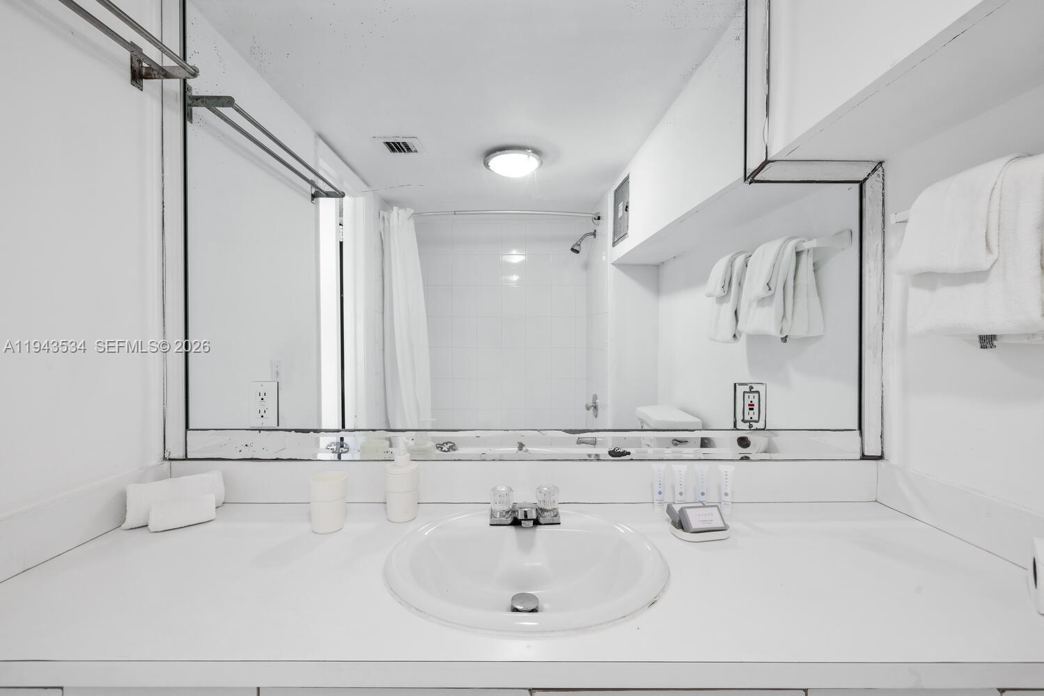 5445 Collins Ave #M9 M10 M11 M12, Miami Beach FL 33140
