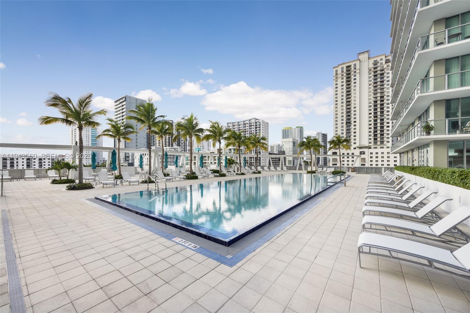 79 SW 12th St #PH3904-S, Miami FL 33130