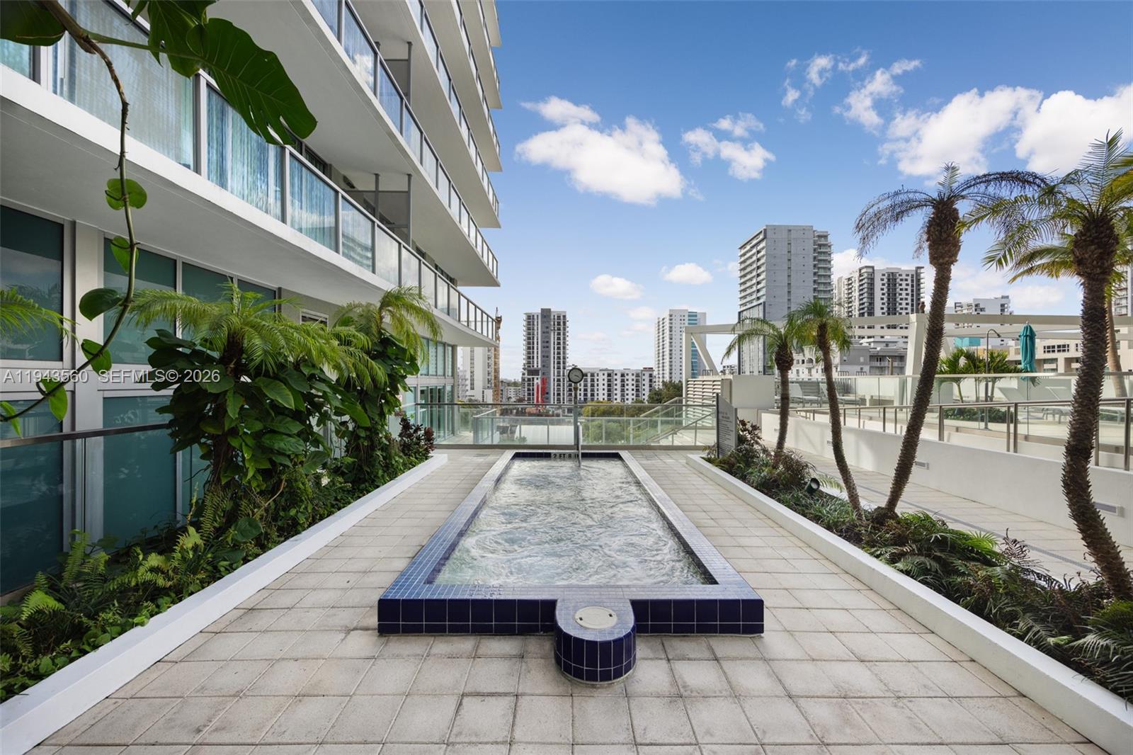 79 SW 12th St #PH3904-S, Miami FL 33130