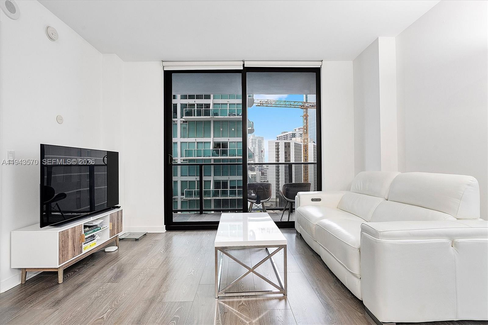 31 SE 6th St #2008, Miami FL 33131