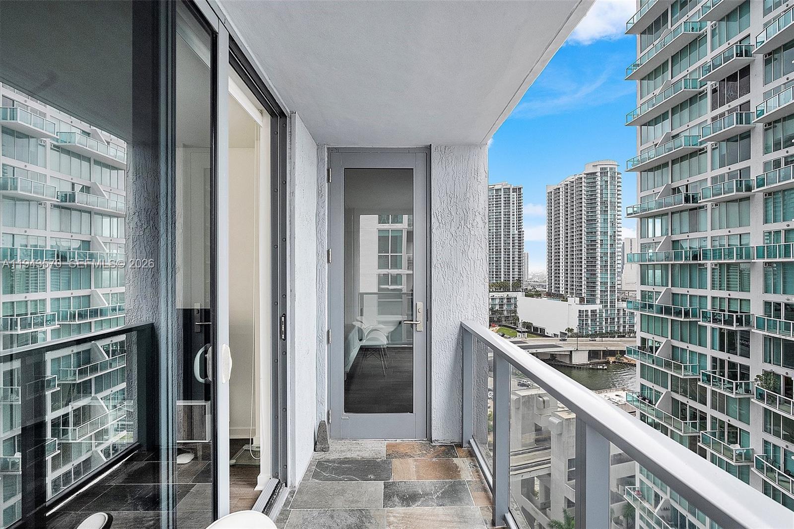 31 SE 6th St #2008, Miami FL 33131