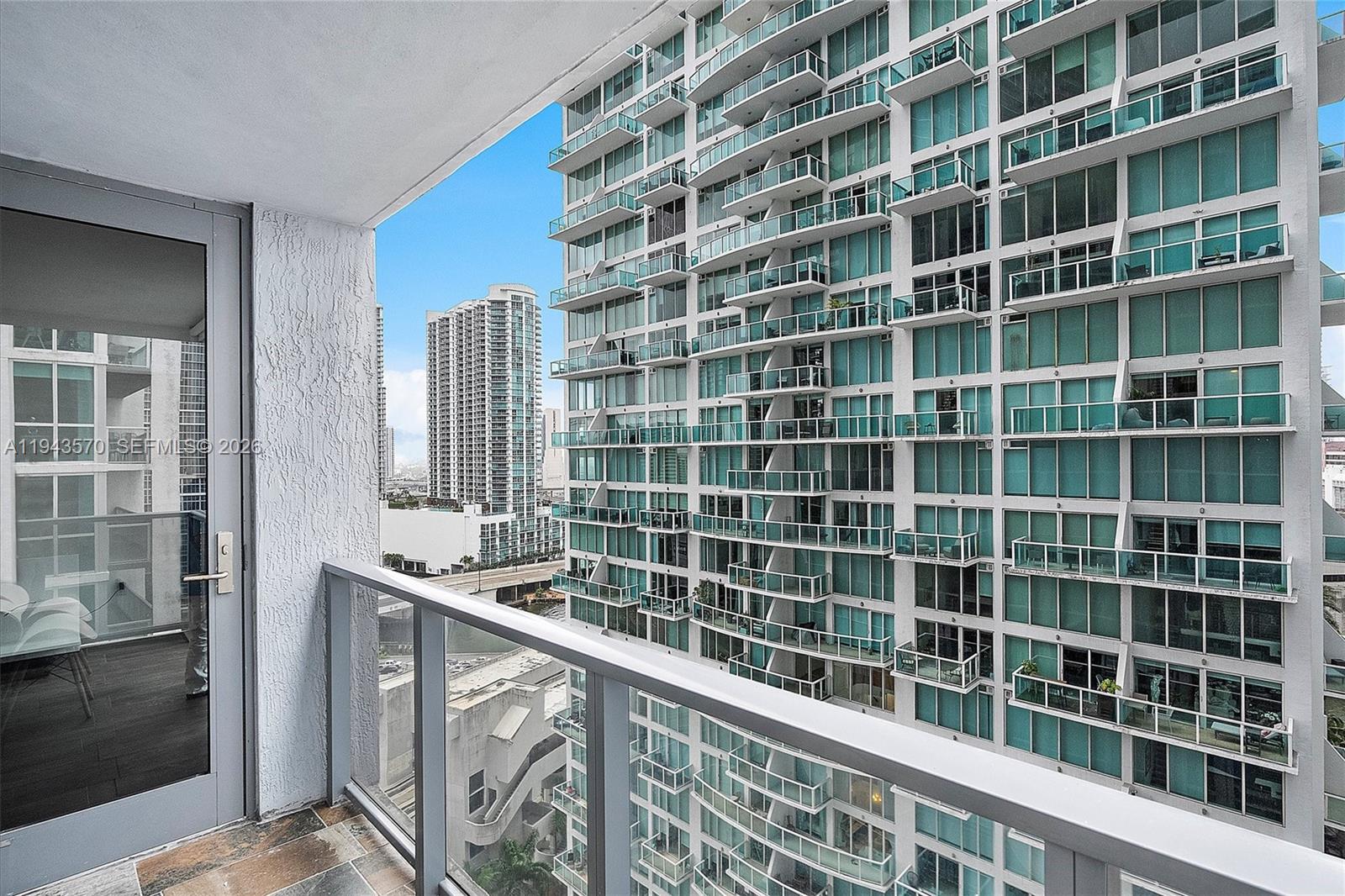 31 SE 6th St #2008, Miami FL 33131
