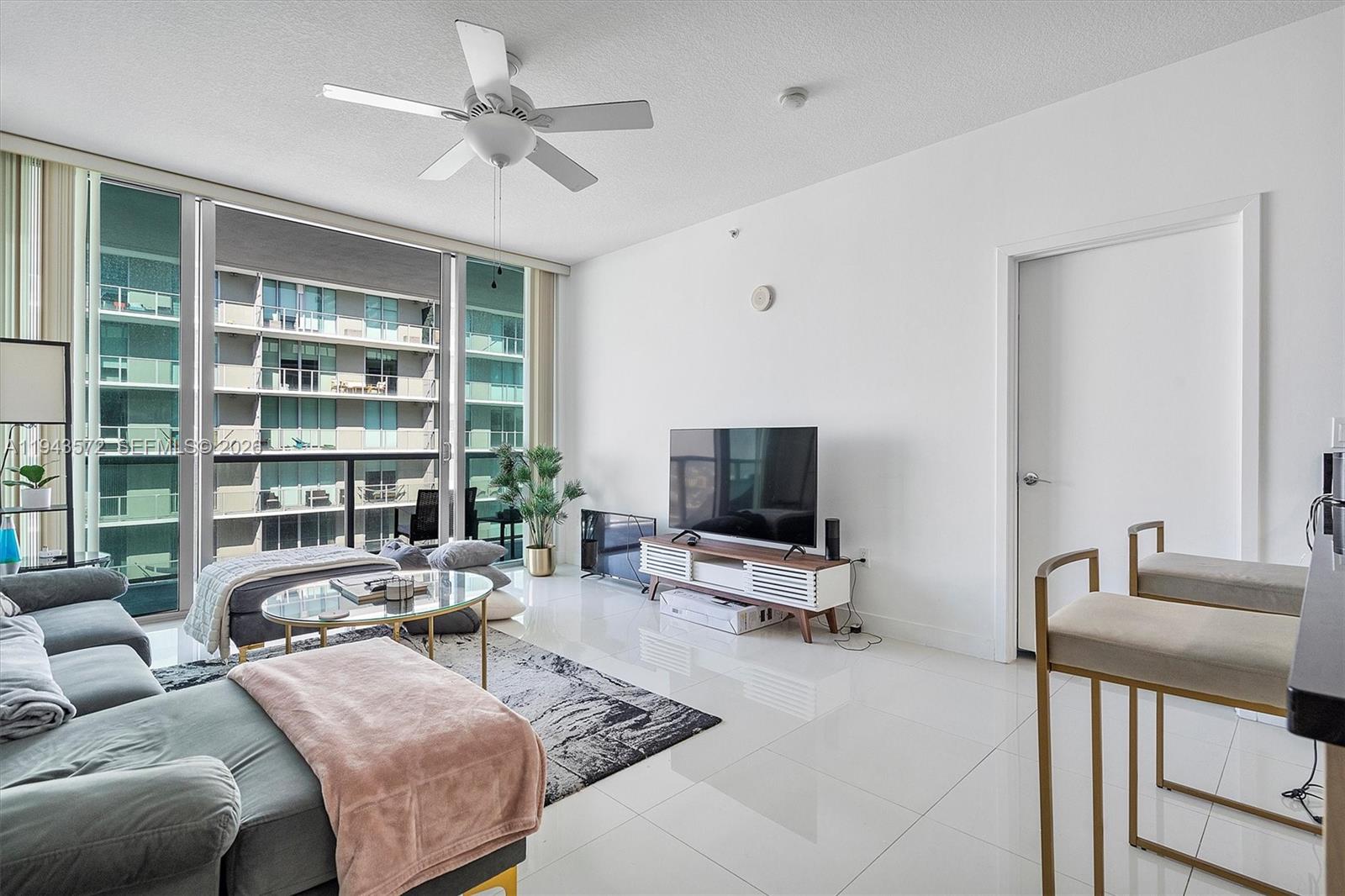 79 SW 12th St #3809S, Miami FL 33130