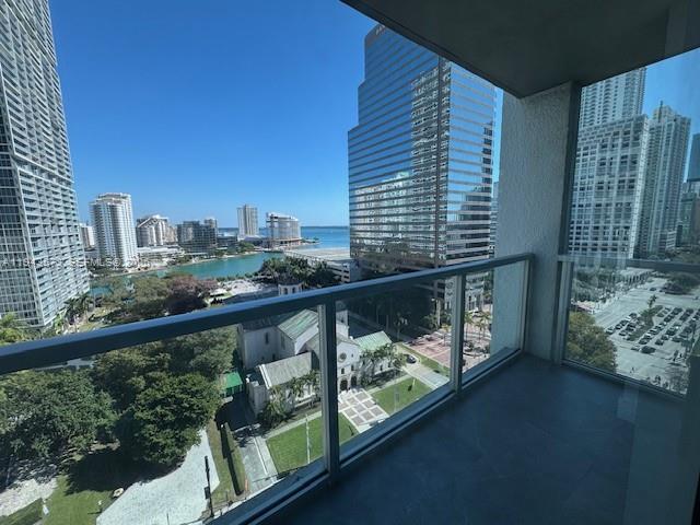 500 Brickell Ave #1502, Miami FL 33131