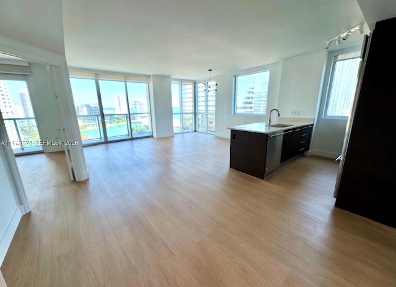 500 Brickell Ave #1502, Miami FL 33131
