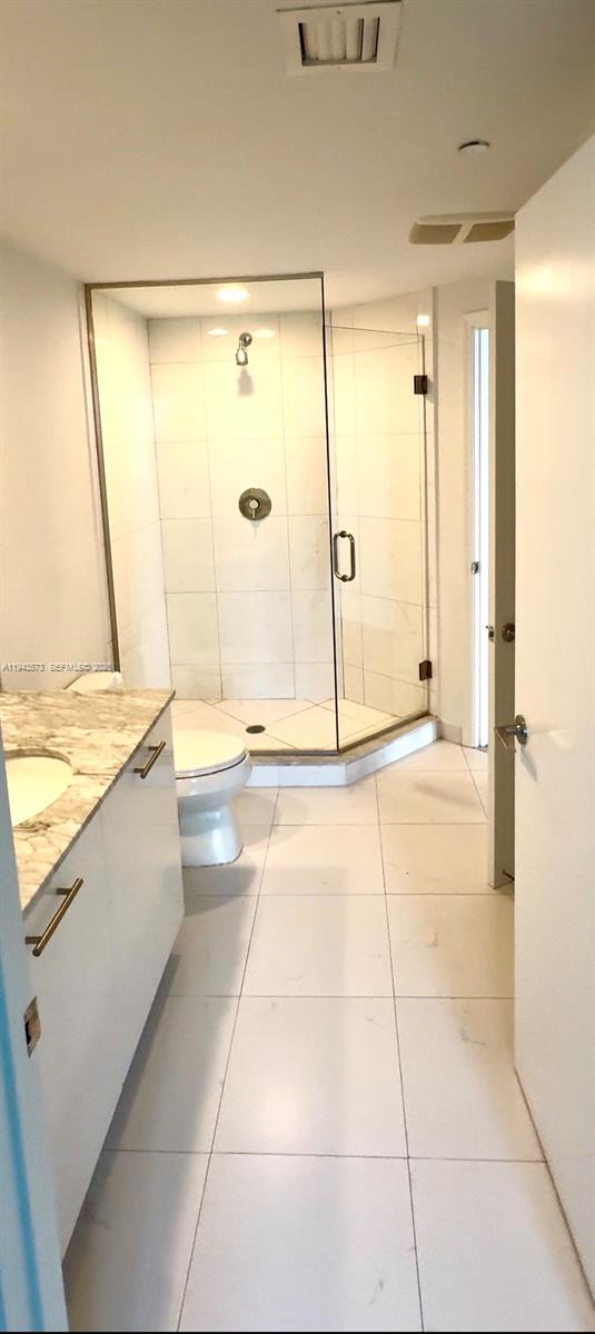 500 Brickell Ave #1502, Miami FL 33131