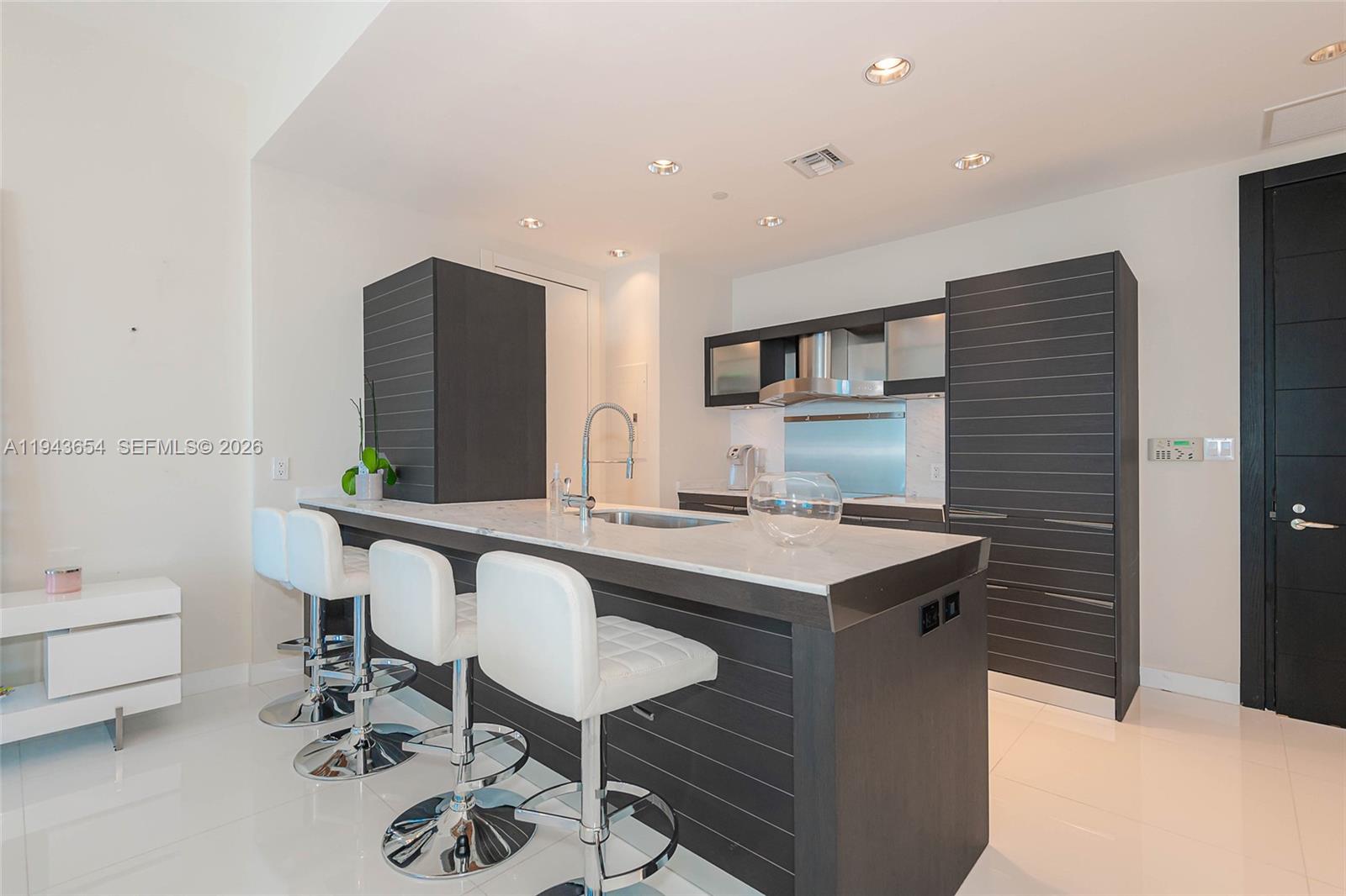 200 Biscayne Boulevard Way #5109, Miami FL 33131