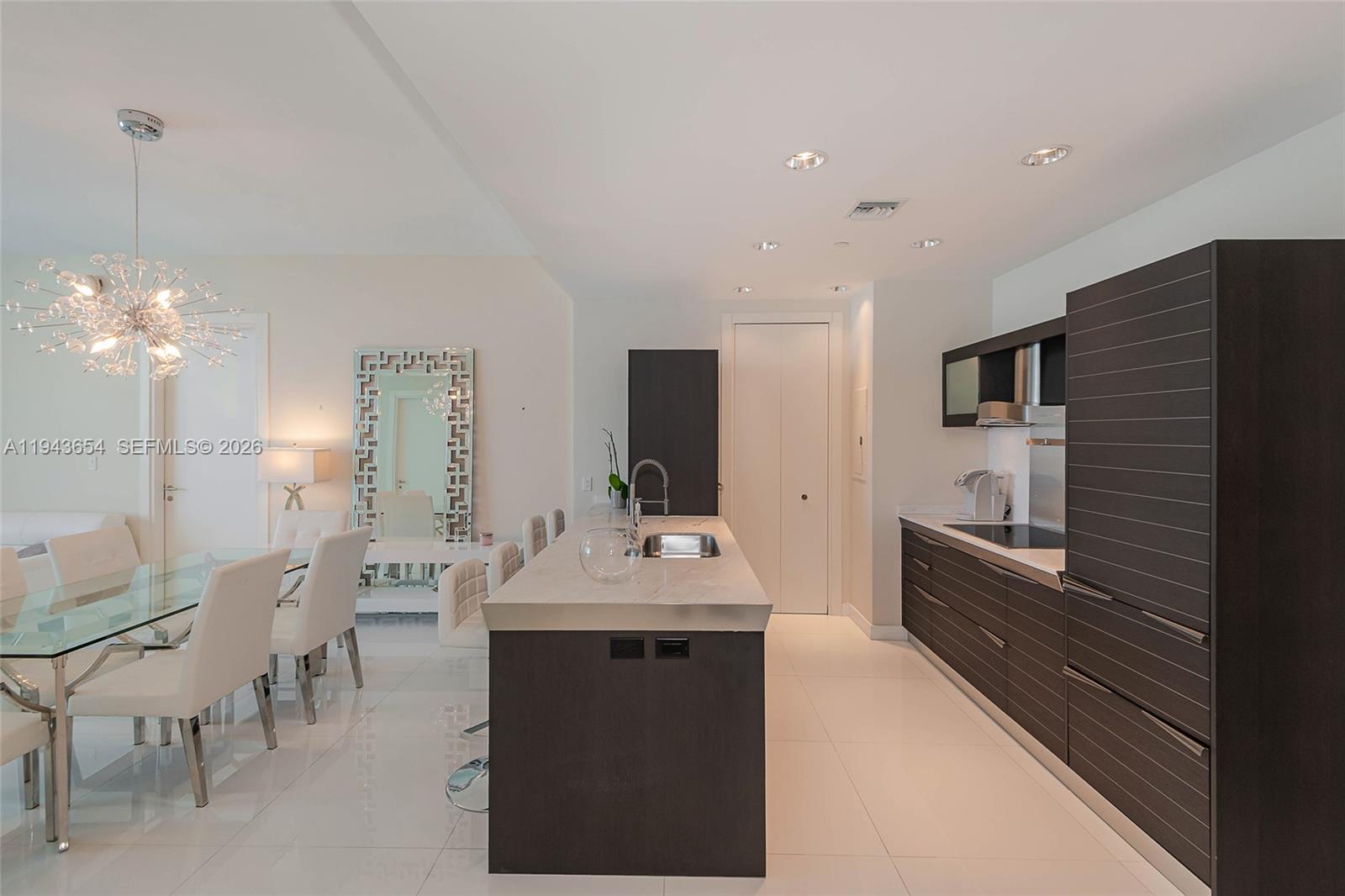 200 Biscayne Boulevard Way #5109, Miami FL 33131
