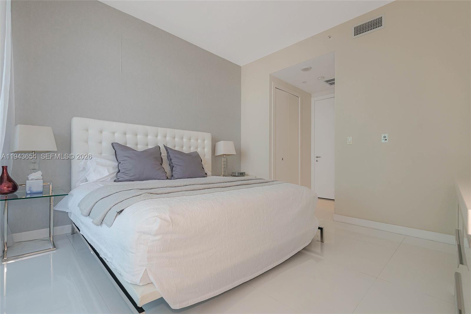 200 Biscayne Boulevard Way #5109, Miami FL 33131