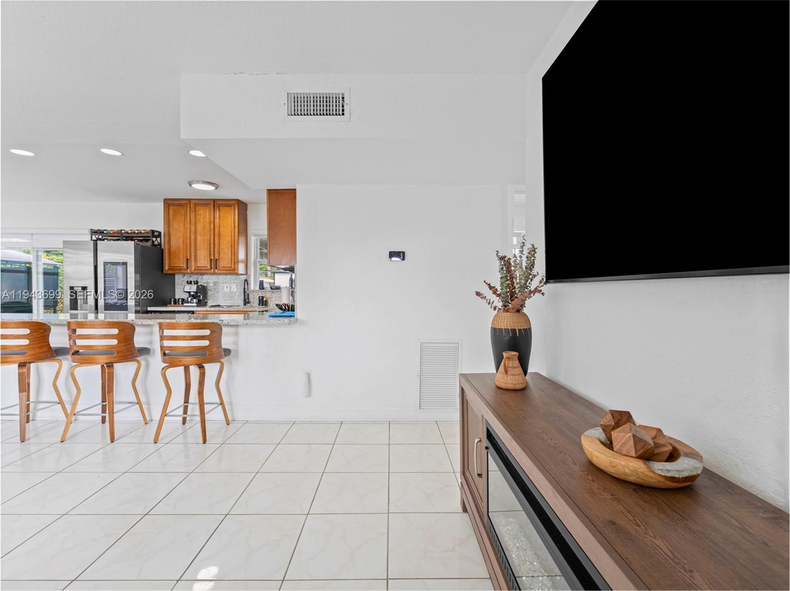 11401 SW 56th St, Miami FL 33165