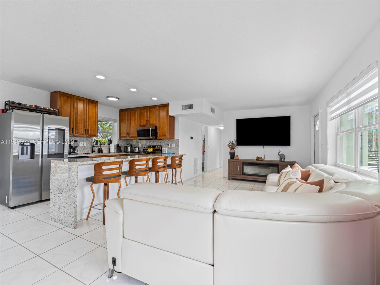 11401 SW 56th St, Miami FL 33165