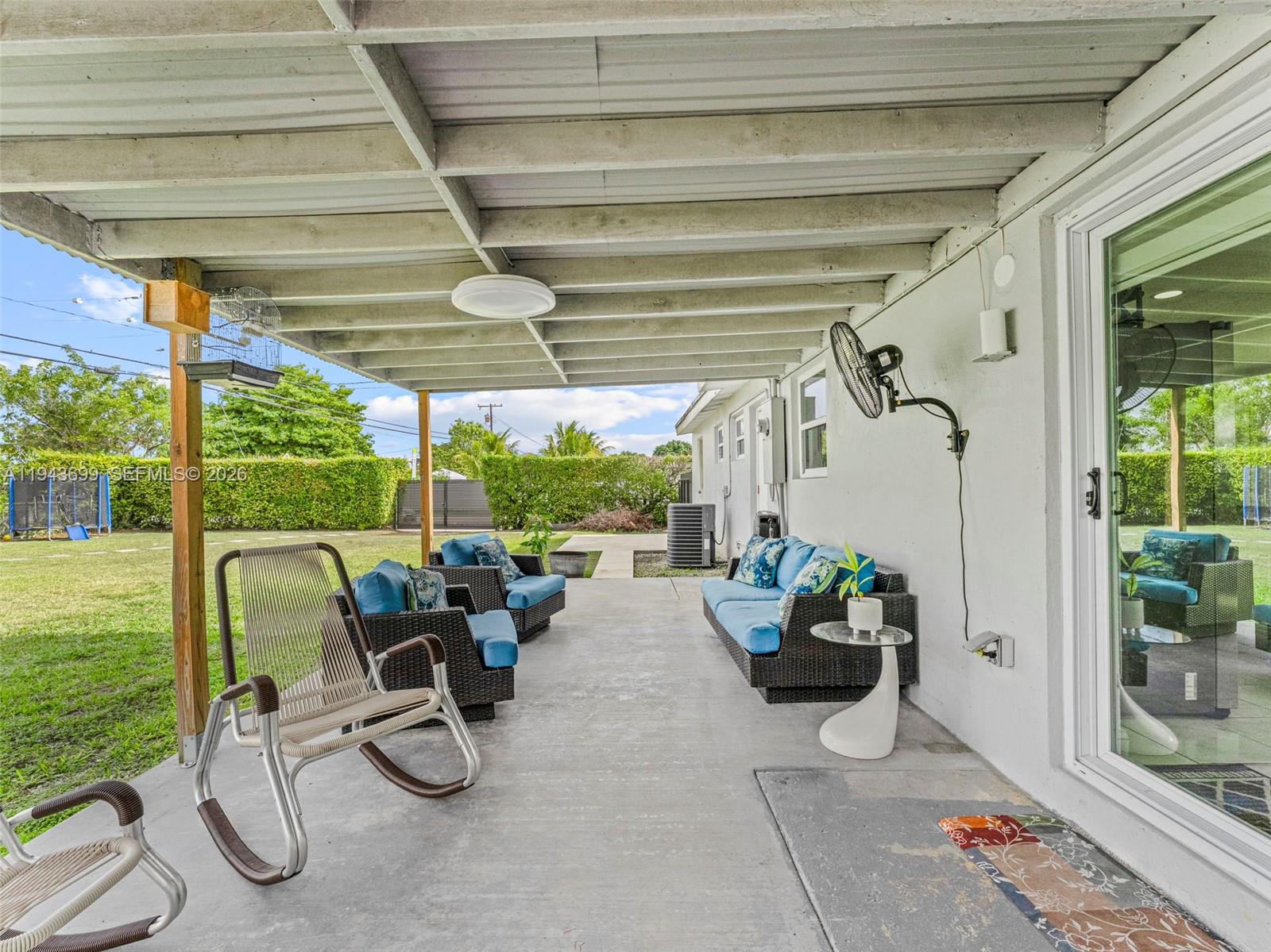 11401 SW 56th St, Miami FL 33165
